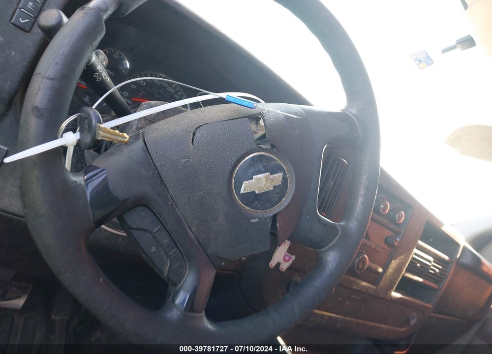 2010 CHEVROLET EXPRESS 1500 WORK VAN VIN: 1GCUGADX6A1100691