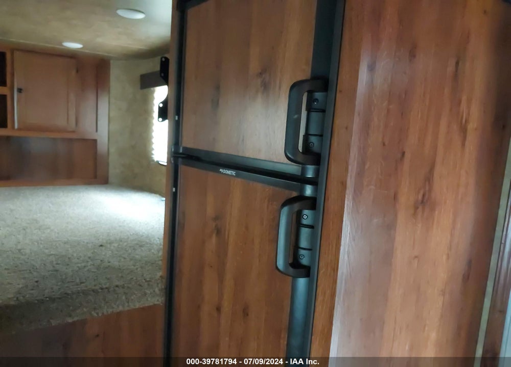 2017 LAREDO TRAVEL TRLR VIN: 58JGT4H26J1001415
