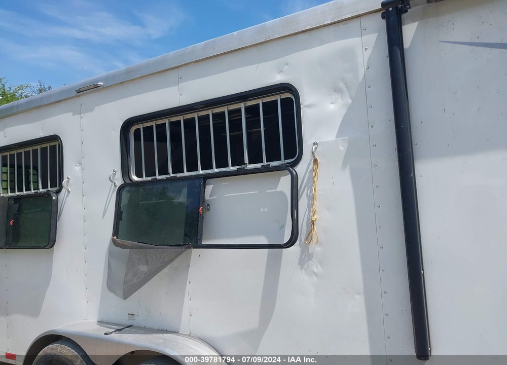 2017 LAREDO TRAVEL TRLR VIN: 58JGT4H26J1001415