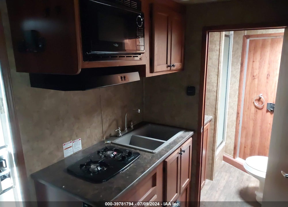 2017 LAREDO TRAVEL TRLR VIN: 58JGT4H26J1001415