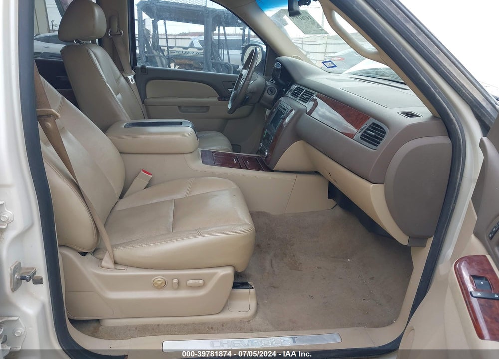 2010 CHEVROLET TAHOE LTZ VIN: 1GNUKCE03AR124192