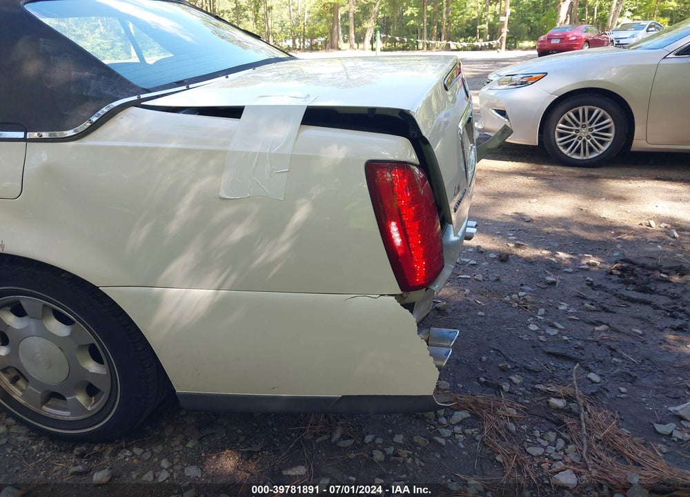 2001 CADILLAC DEVILLE STANDARD W/W20 VIN: 1G6KD54Y81U212359