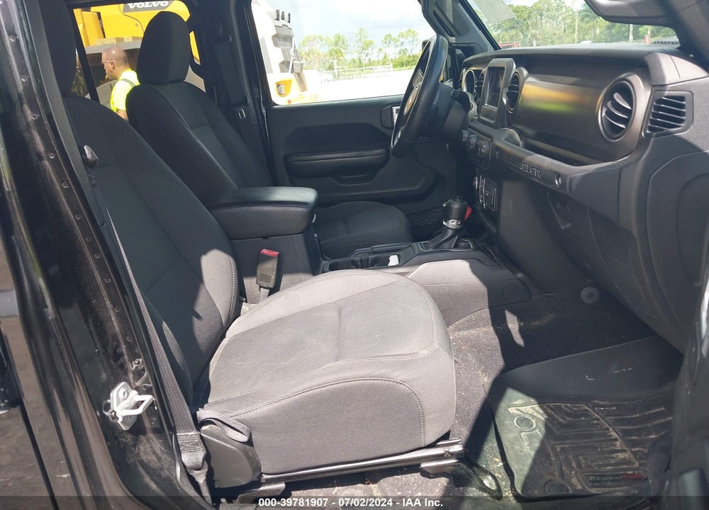2018 JEEP WRANGLER UNLIMITED SPORT S 4X4 VIN: 1C4HJXDG3JW298350
