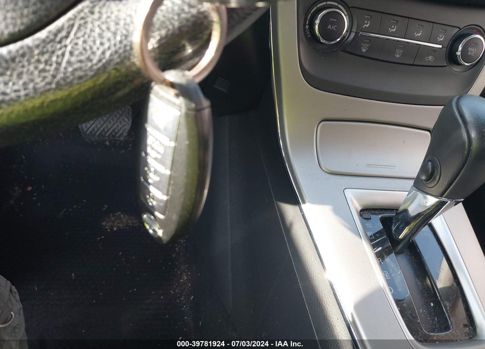 2015 NISSAN SENTRA SV VIN: 3N1AB7APXFY296407