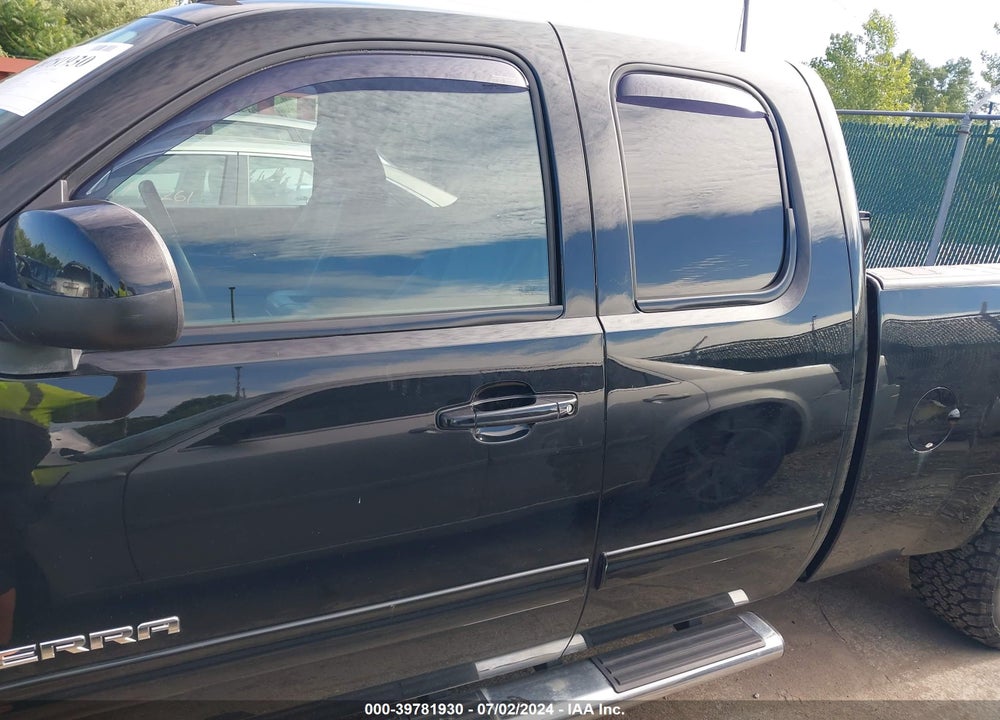 2011 GMC SIERRA 1500 SLT VIN: 1GTR2WE3XBZ212975