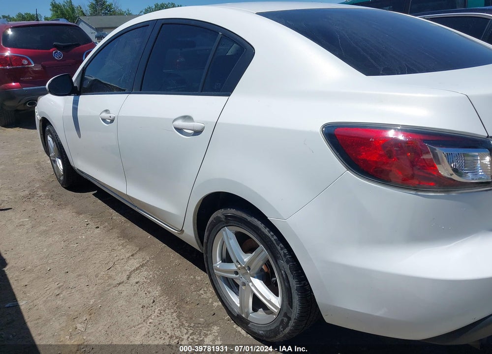 2011 MAZDA 3 I SPORT VIN: JM1BL1UF9B1495509