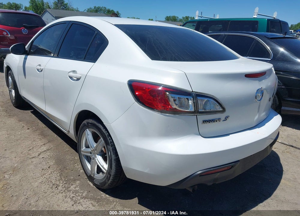 2011 MAZDA 3 I SPORT VIN: JM1BL1UF9B1495509