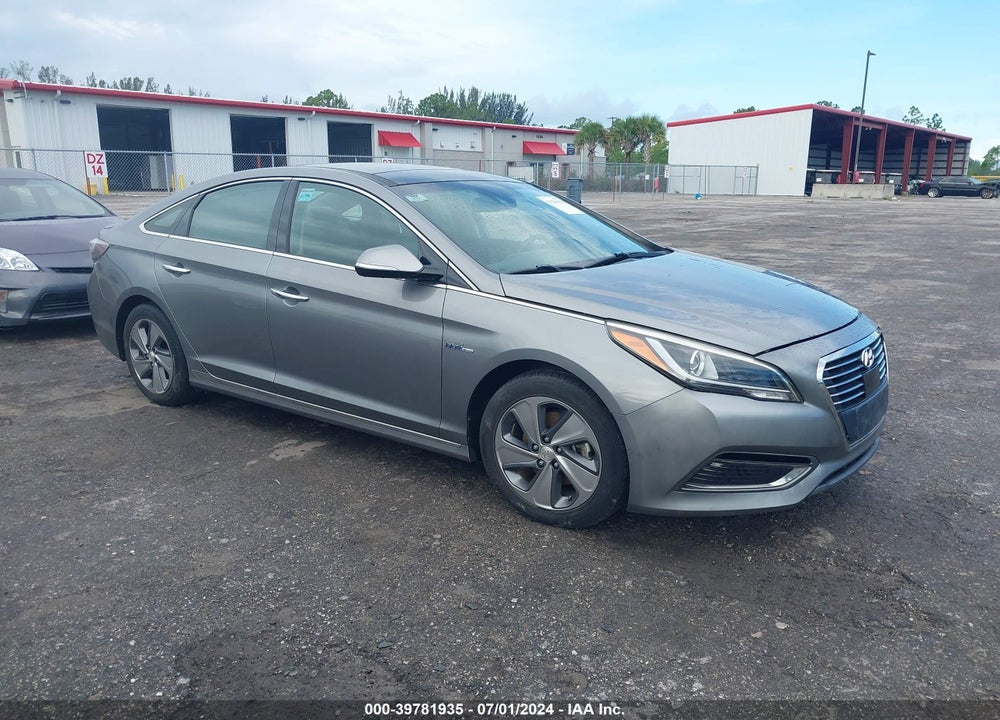 2017 HYUNDAI SONATA HYBRID LIMITED VIN: KMHE34L33HA067865