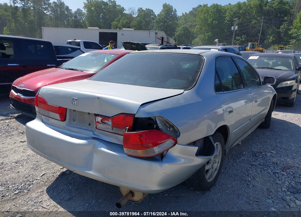 2002 HONDA ACCORD 2.3 EX/2.3 SE VIN: 1HGCG66892A126493