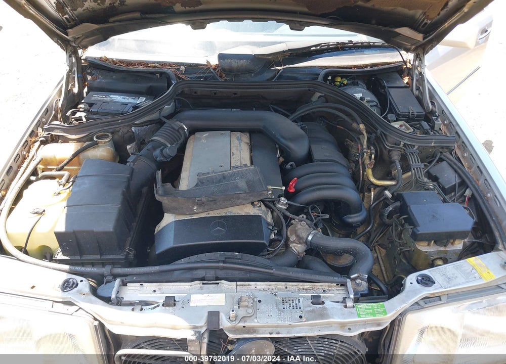 1995 MERCEDES-BENZ E 320 BASE/320 SPECIAL VIN: WDBEA32E8SC201013