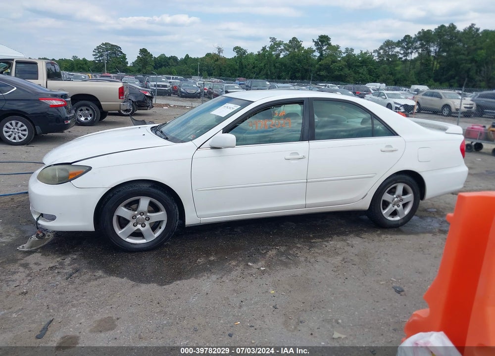 2002 TOYOTA CAMRY SE VIN: 4T1BE32K42U052605