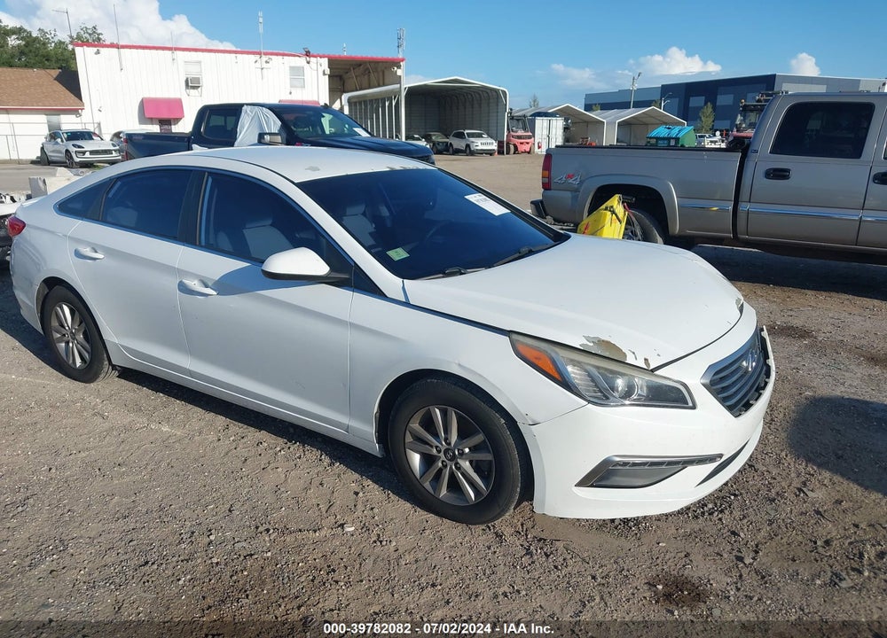 2015 HYUNDAI SONATA SE/SPORT VIN: 5NPE24AF6FH002082