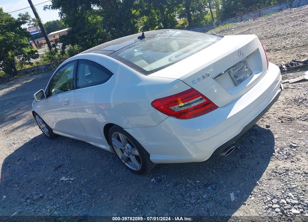 2012 MERCEDES-BENZ C 250 VIN: WDDGJ4HBXCF752448