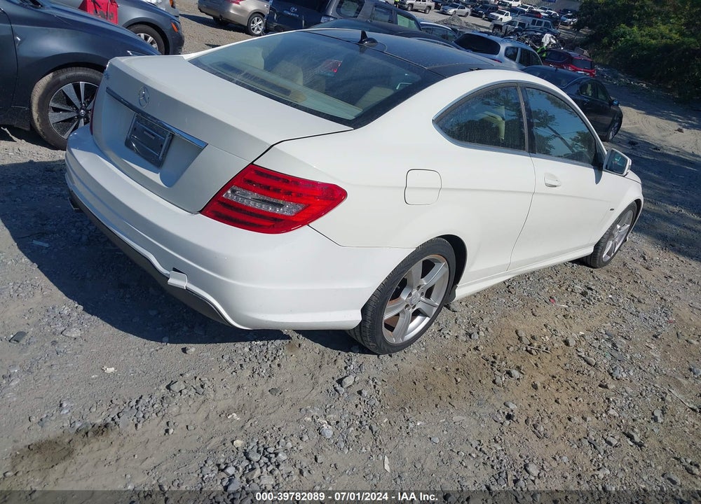 2012 MERCEDES-BENZ C 250 VIN: WDDGJ4HBXCF752448