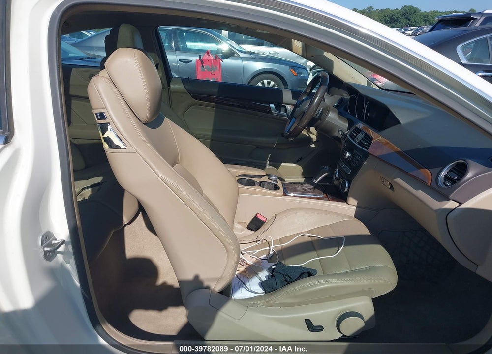 2012 MERCEDES-BENZ C 250 VIN: WDDGJ4HBXCF752448