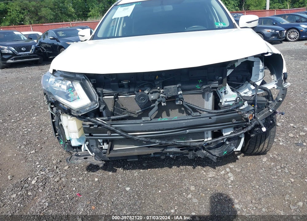 2018 NISSAN ROGUE VIN: JN8AT2MV1JW348762