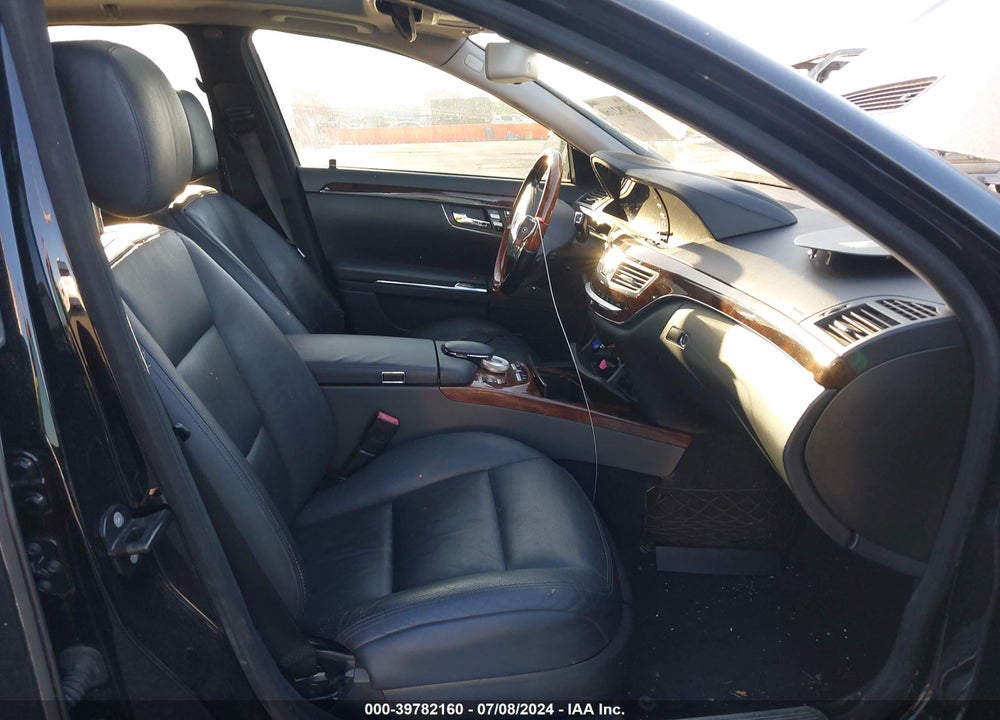 2010 MERCEDES-BENZ S 550 VIN: WDDNG7BB7AA335394