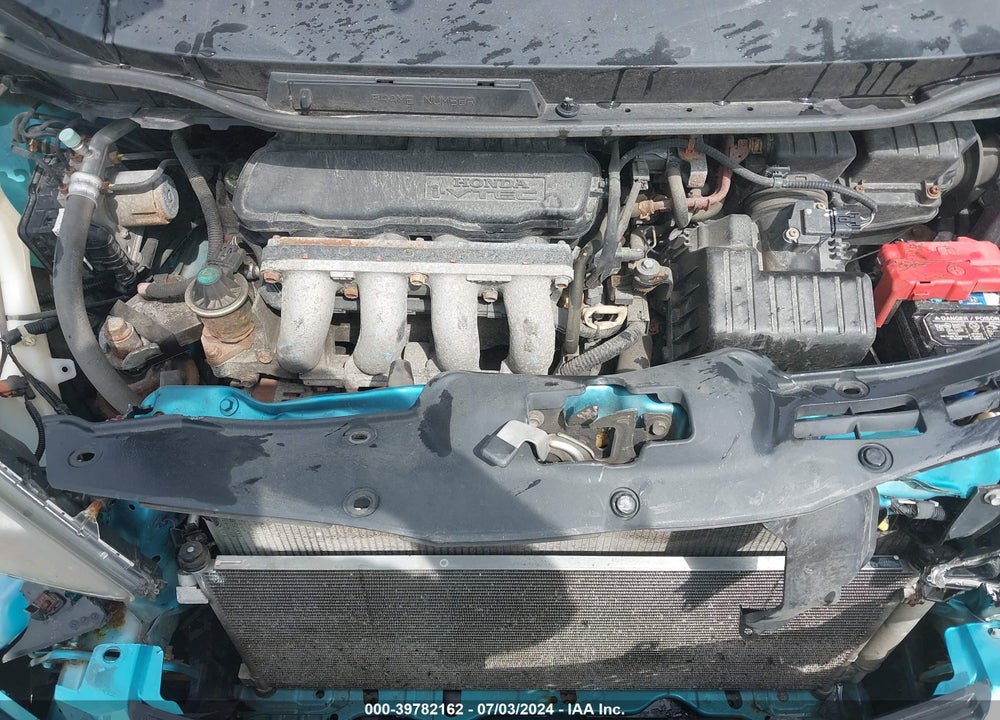 2013 HONDA FIT VIN: JHMGE8H31DC036974
