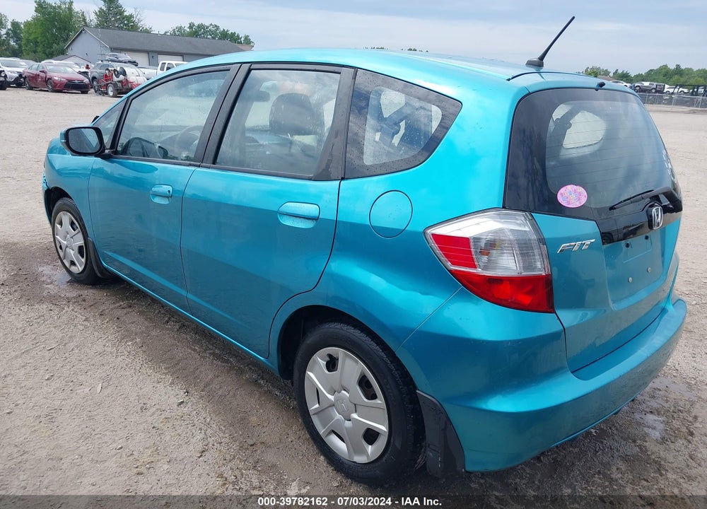 2013 HONDA FIT VIN: JHMGE8H31DC036974