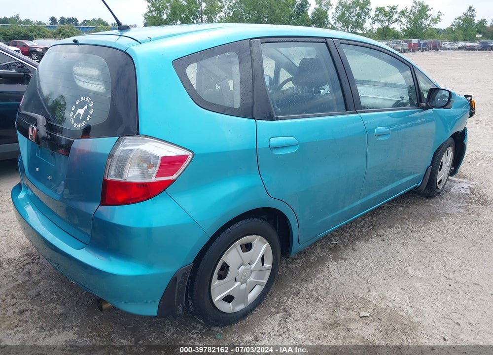 2013 HONDA FIT VIN: JHMGE8H31DC036974