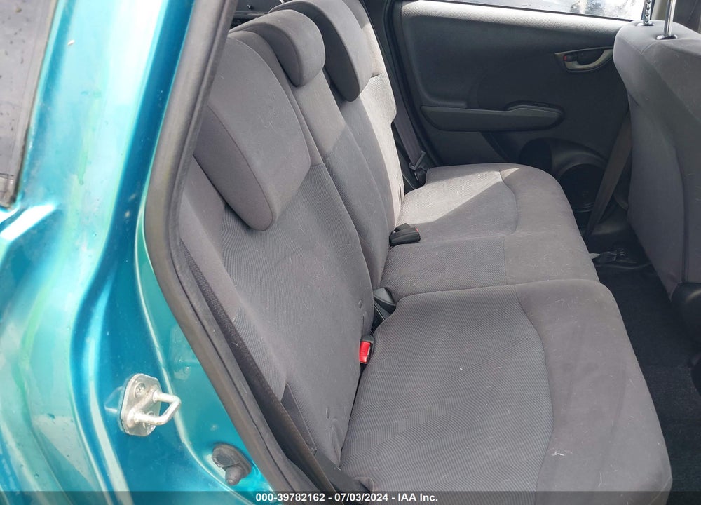 2013 HONDA FIT VIN: JHMGE8H31DC036974