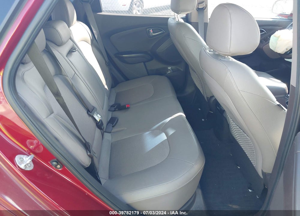 2015 HYUNDAI TUCSON SE VIN: KM8JUCAG6FU973290