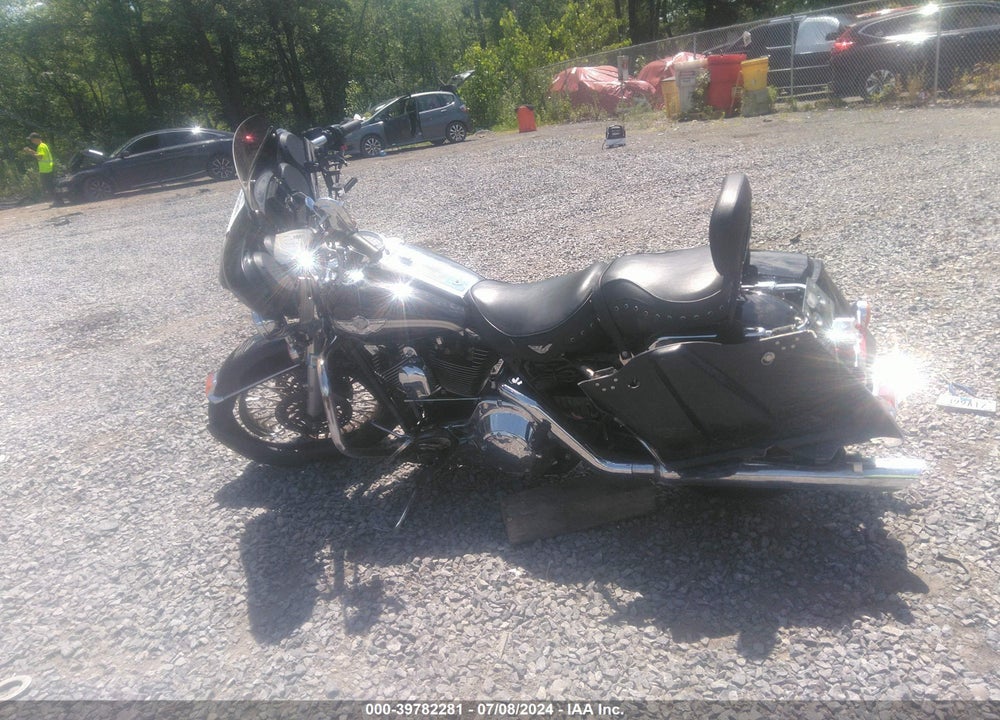2003 HARLEY-DAVIDSON FLHPI VIN: 1HD1FHW143Y731486
