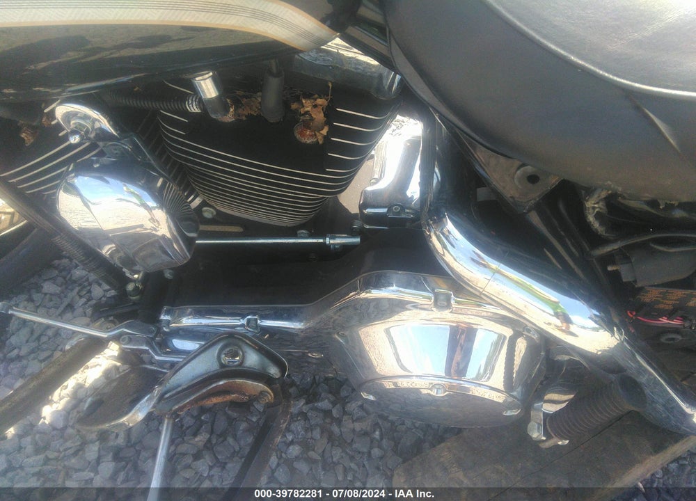 2003 HARLEY-DAVIDSON FLHPI VIN: 1HD1FHW143Y731486