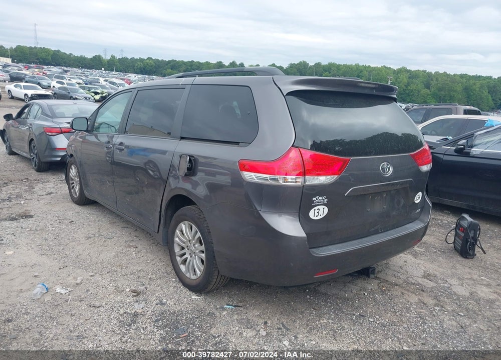 2012 TOYOTA SIENNA XLE V6 8 PASSENGER VIN: 5TDYK3DC9CS275919