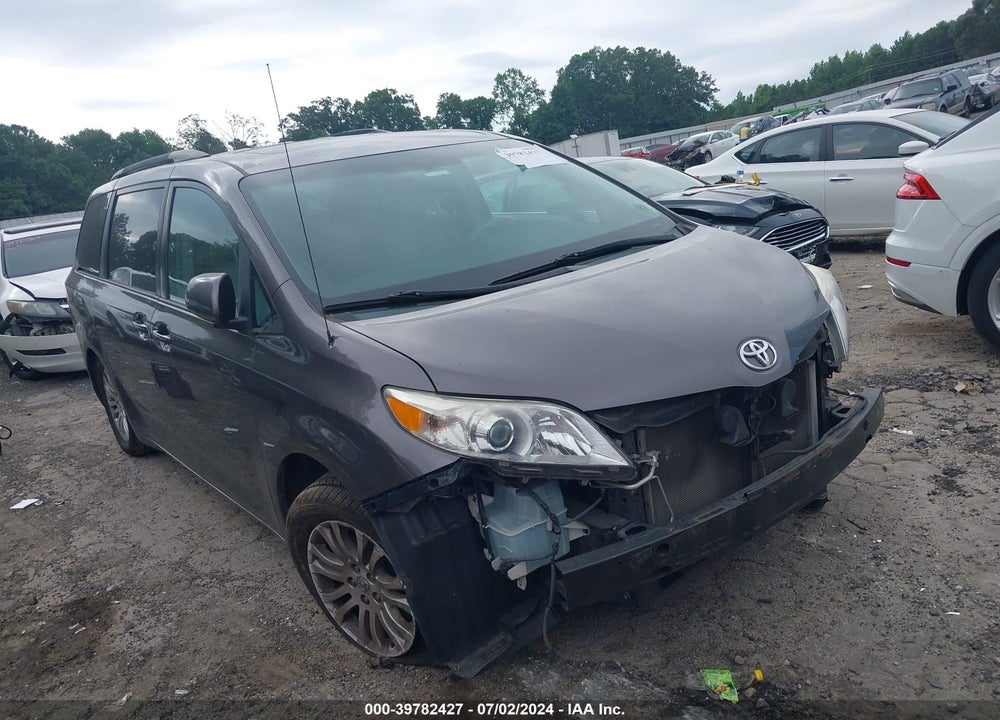2012 TOYOTA SIENNA XLE V6 8 PASSENGER VIN: 5TDYK3DC9CS275919