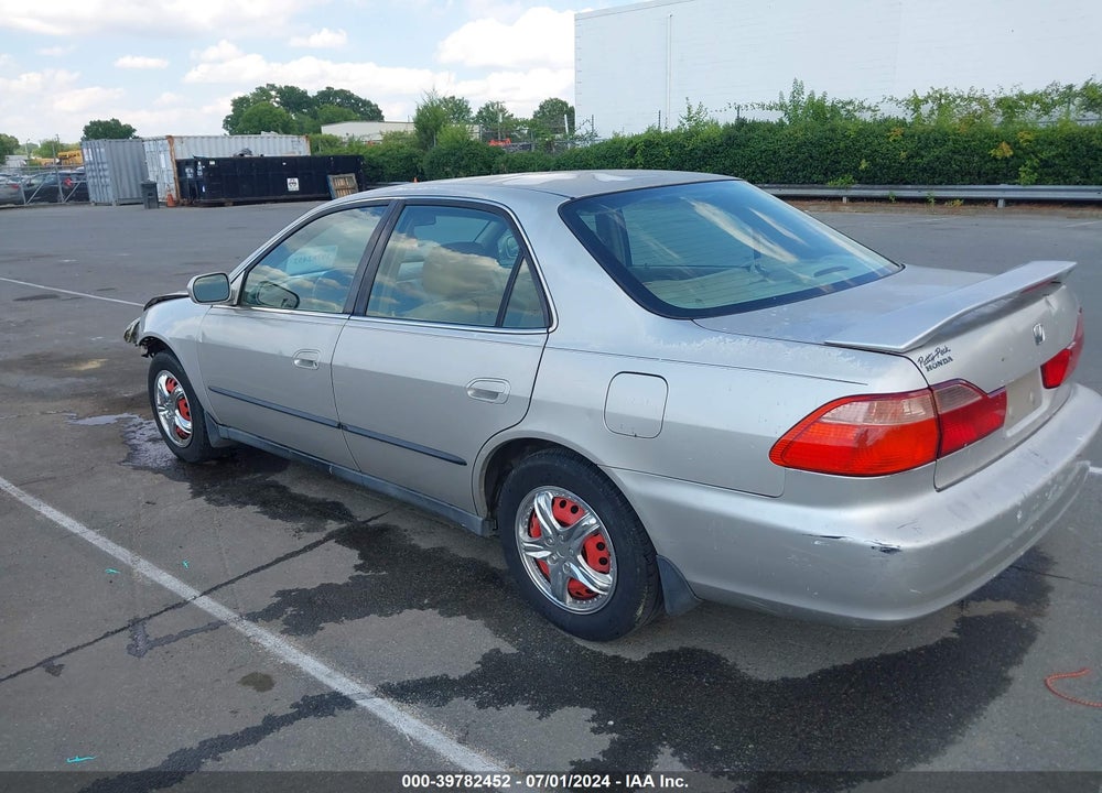 1999 HONDA ACCORD LX VIN: 1HGCG5648XA141551