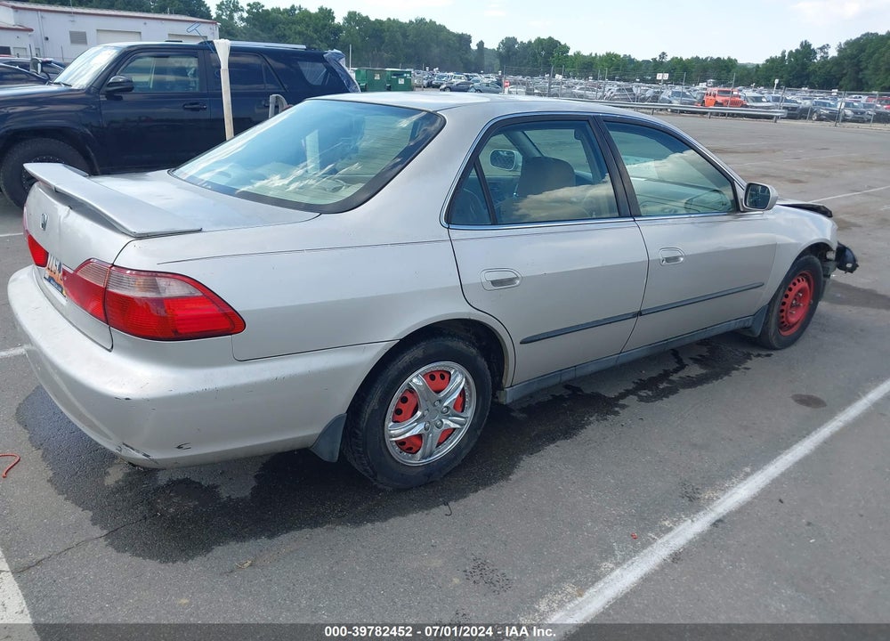 1999 HONDA ACCORD LX VIN: 1HGCG5648XA141551
