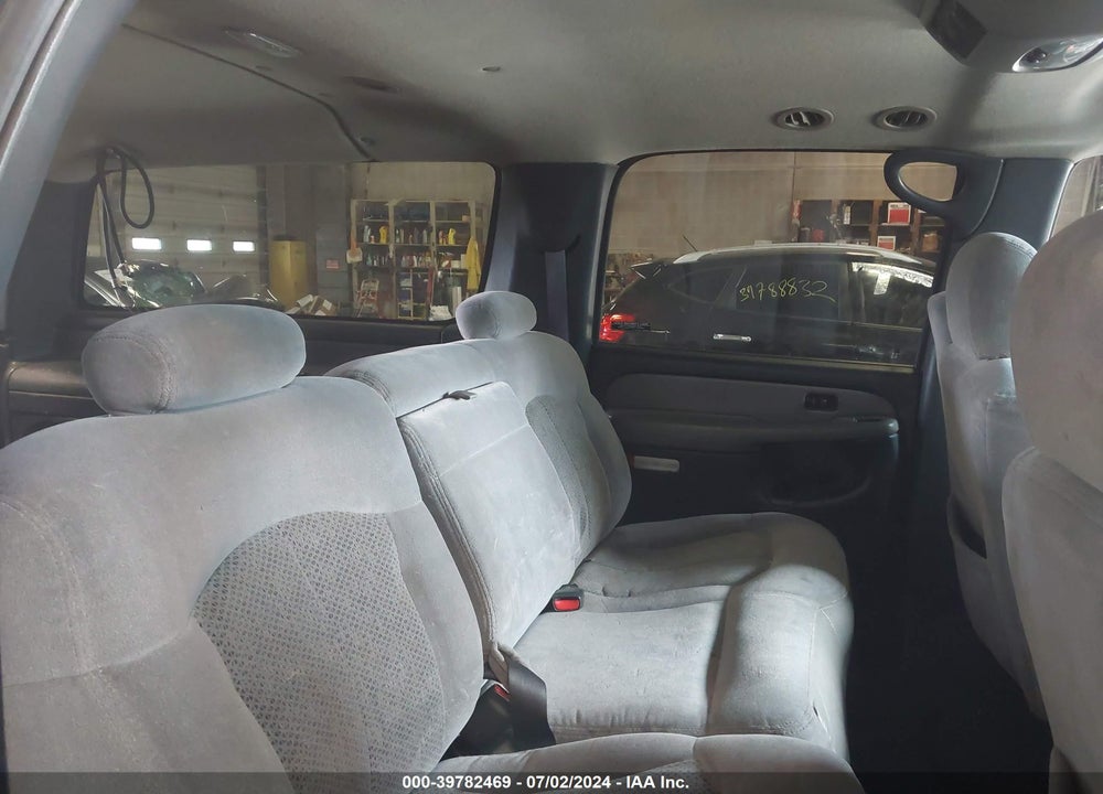 2001 CHEVROLET SUBURBAN 1500 LS VIN: 1GNEC16T21J201521