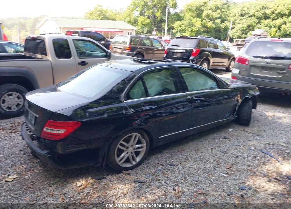 2012 MERCEDES-BENZ C 250 LUXURY/SPORT VIN: WDDGF4HB1CR220604