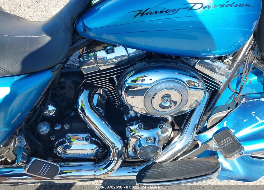 2011 HARLEY-DAVIDSON FLTRX VIN: 1HD1KH414BB651380