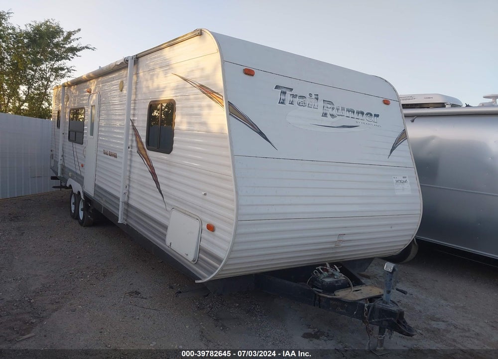 2011 HEARTLAND TRAILRUNNER 28RKS VIN: 5SFEB3323BE223215