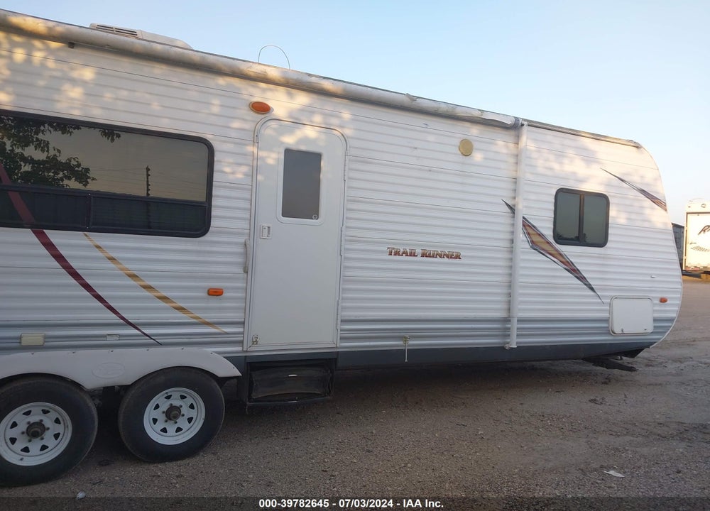2011 HEARTLAND TRAILRUNNER 28RKS VIN: 5SFEB3323BE223215