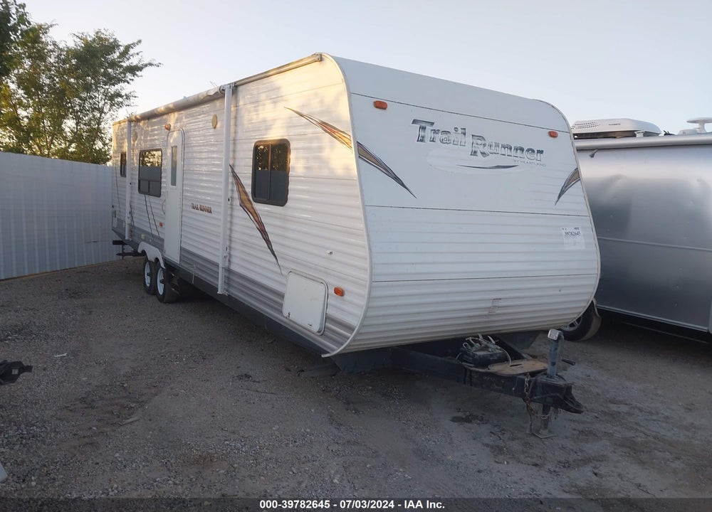 2011 HEARTLAND TRAILRUNNER 28RKS VIN: 5SFEB3323BE223215