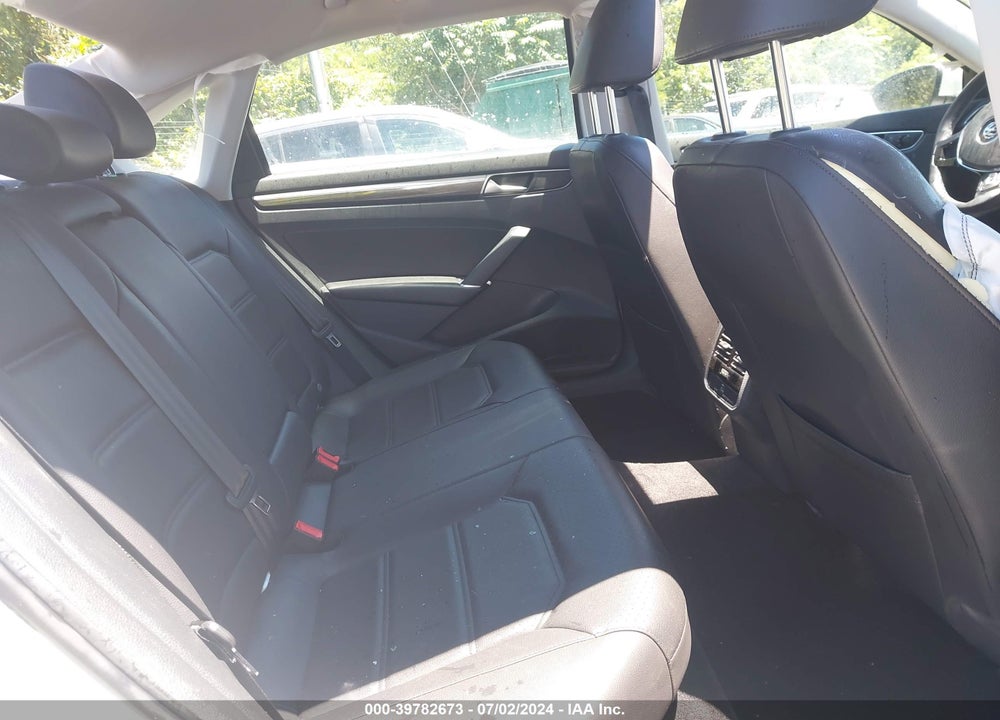 2018 VOLKSWAGEN PASSAT 2.0T SE VIN: 1VWBA7A33JC049777
