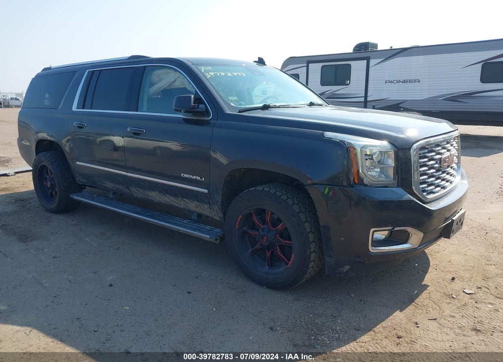 2020 GMC YUKON XL 4WD DENALI VIN: 1GKS2HKJ7LR100026