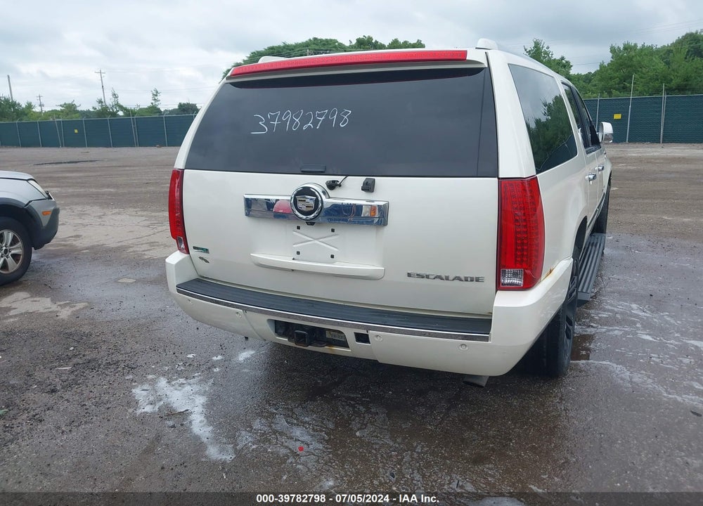 2011 CADILLAC ESCALADE ESV PREMIUM VIN: 1GYS4JEF3BR340736