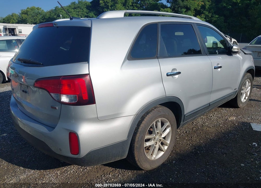 2014 KIA SORENTO LX VIN: 5XYKTCA64EG488939