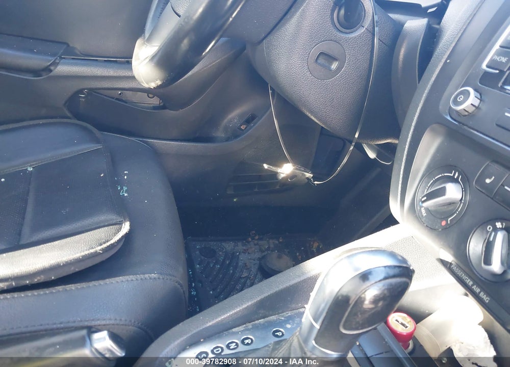 2011 VOLKSWAGEN JETTA 2.5L SEL VIN: 3VWLZ7AJXBM374180