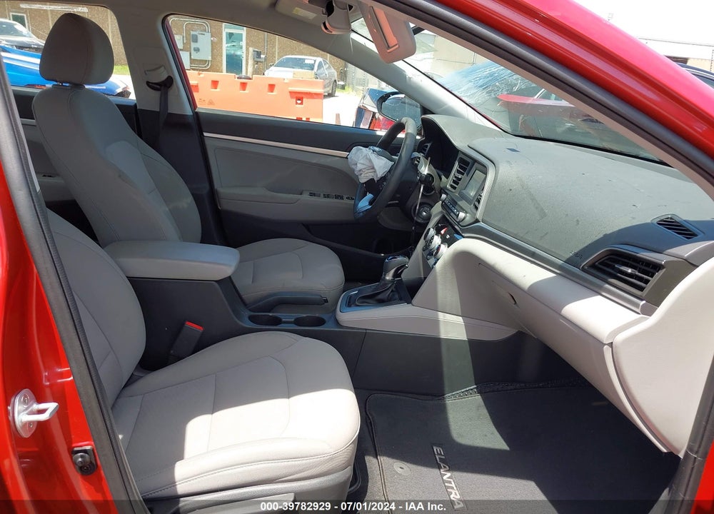 2019 HYUNDAI ELANTRA SE VIN: 5NPD74LF6KH472245