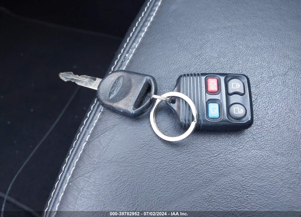 2011 FORD FOCUS SEL VIN: 1FAHP3HN8BW172220