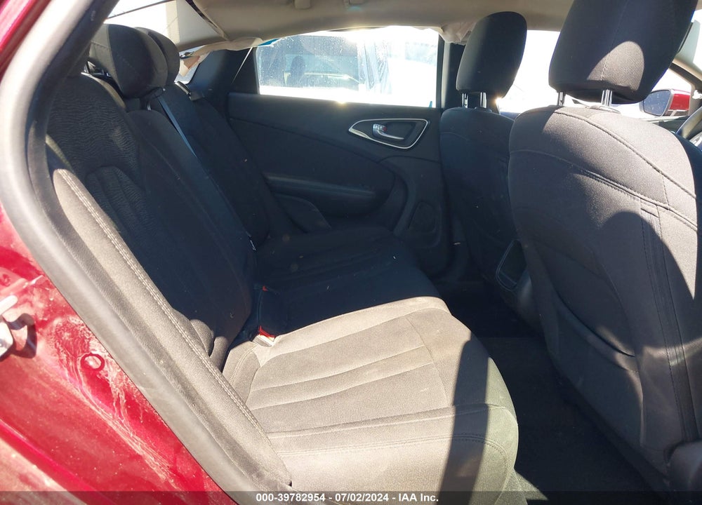 2016 CHRYSLER 200 LIMITED VIN: 1C3CCCAB2GN120437