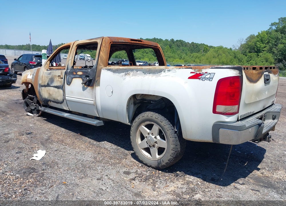 2012 GMC SIERRA 2500HD VIN: 1GT121E81CF101651