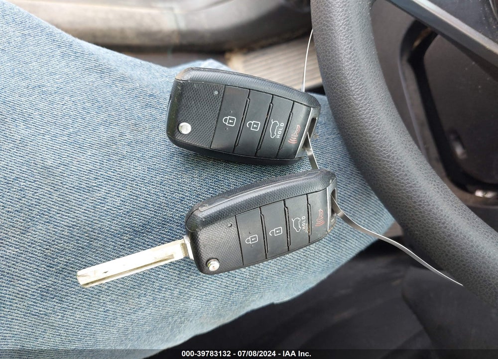 2017 KIA SORENTO VIN: 5XYPGDA55HG247127