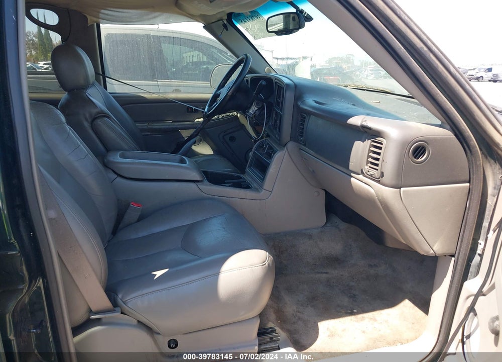 2004 CHEVROLET TAHOE LS VIN: 1GNEC13T64R107930