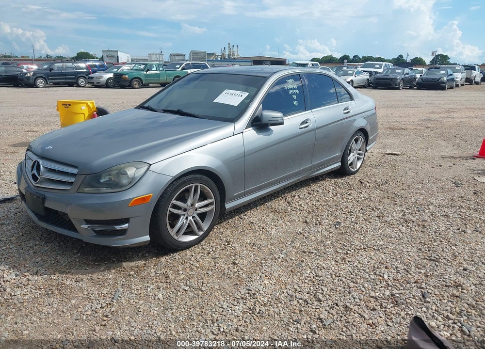 2013 MERCEDES-BENZ C 250 LUXURY/SPORT VIN: WDDGF4HB0DR293948